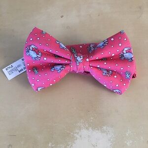 NWT Vineyard Vines silk bow tie pink crab print